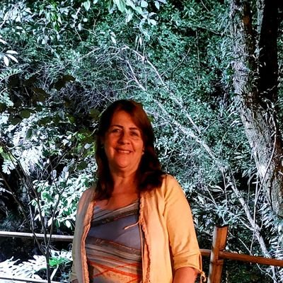 Mi luz no es propia. Me llega de afuera pero no le permito que se opaque. La comparto