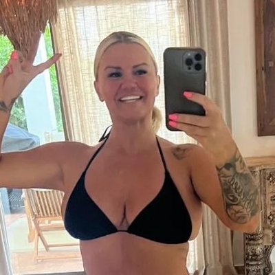 Mum to 5 beautiful & crazy kids Don’t forget to check out my website below guys for all things Kerry! || Reaching out to my fans worldwide || Back up Account