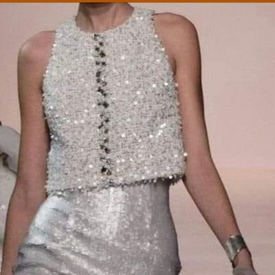 Alexandra241119's profile picture. Words die in silence 
Like flowers and stars 
And no one cries....
We don't talk, we type ....