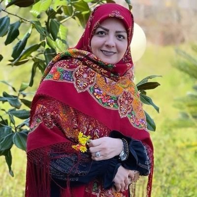 ﷽
✍️🎙مهرماهیام؛ شیفته موزیک و رنگهای شاد، راوی #رسانه و خالق جملات به سبک خودم
اینجا دعوتی به کمی حال خوب، در امتداد نبض احساسم، اینجافعالم