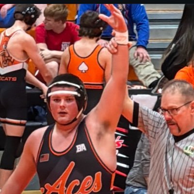 Amanda Clearcreek High School | class of 2027 | 285lbs | 6’0 | Football, Wrestling | 📞 740-602-5959 |