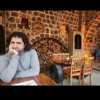 Barengl15's profile picture. Politik roman yazarı, 
Romanlarla hayaller kurar, siyasetle gerçekleri sorgularım.
 https://t.co/epT2EyHlnn