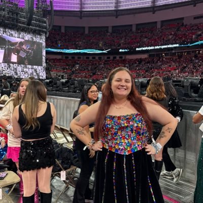Seattle 🏹 26 🤍 supporting Taylor’s rights (but also her wrongs) since 2008 🪩 eras tour 7/22/23 7/23/23 12/8/24 🌃 ⸆⸉ TNx1 🖋️ RWYLM’s #1 fan