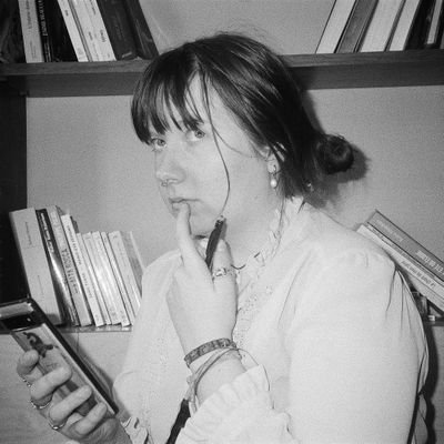 antigonistic's profile picture. femme mal écrite