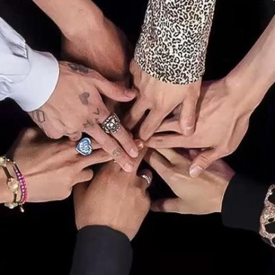 i purple you💜💜!!
20yrs//🇵🇹//Hopejinkookutted🐰🐿🐹//Ot7
#𝘽𝘼𝙉𝙂𝙏𝘼𝙉 𝘪𝘴 𝘮𝘺 𝘶𝘯𝘪𝘷𝘦𝘳𝘴𝘦 🏡♡
#𝐁𝐀𝐍𝐆𝐓𝐀𝐍 ─ 𝗳𝗲𝗲𝗹𝘀 𝗹𝗶𝗸𝗲 𝗵𝗼𝗺𝗲. 🏡★