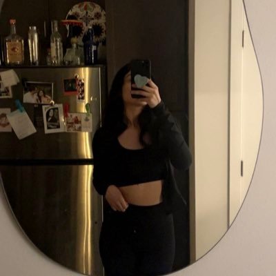 onceuponavivi's profile picture. 