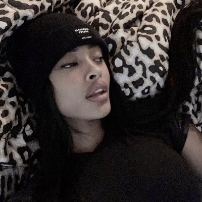 wholikeswock's profile picture. | obsessedwithyou | bmi: 🦄 weight: 🦄