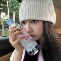 yuri (yeris gf) (@chyerihae) 's Twitter Profile