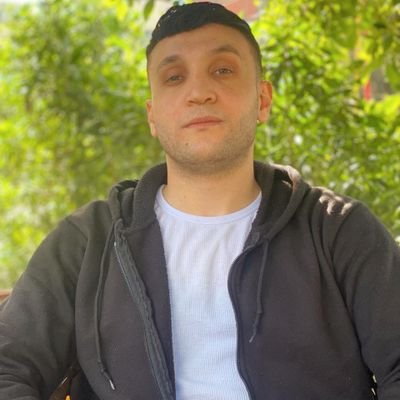 لا أُشـبه أحد ، أعيـش علي گميـة هائـلة من الثـقة.❤✨ ..
كلنا راحلون ويبقى الأثـر ..🖤