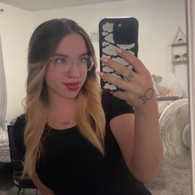 miasamamaa's profile picture. 23 🏳️‍🌈