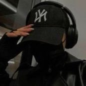 bakergatorr's profile picture. private account for the feels and aesthetics 🤍