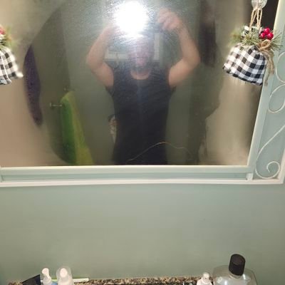 DahhFammm24914's profile picture. 