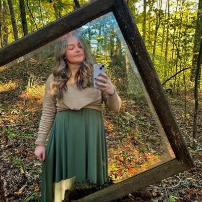 hannahxxbarnett's profile picture. 🌈🍄🪐🐄🦋🦎🌻🐞🐝