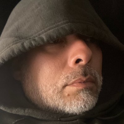 thehouseofchris's profile picture. ✌️