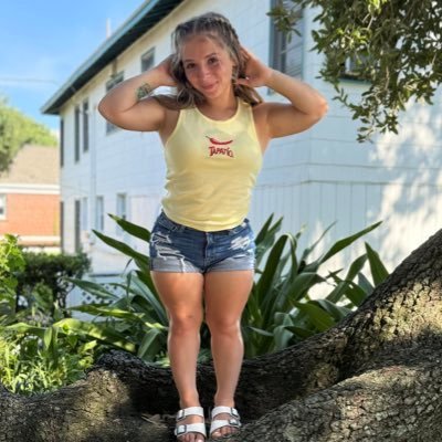 the baddest midget on x 🫣follow my backup (@shytayla_1)