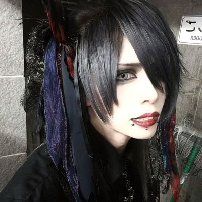ratzhio's profile picture. V系 / 07 / Infj