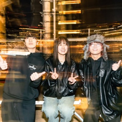 2023年11.17結成 Vo./Gt. やじまりこ(@_rikoyjmm_ )Ba.いのっち(@inooooooooocchi )Dr.ミナミ(@minamihhhh221) ライブのお誘い・お問い合わせはこちらまで【info:emptyroommail@gmail.com】
