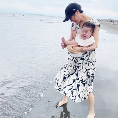 upupmari's profile picture. 東京世田谷区。高齢出産40🇺🇸🇯🇵1歳👶 幼少期からアトピー30年ステロイド漬け→脱ステ4年目。 趣味: 全身の毒出し❤️現在進行形の脱ステ体験記☟アメブロで日々更新中 ☟