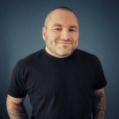 Essex born, Cornwall based Procurement Director for @fluidbranding. West Ham fan, martial artist, positive thinker...