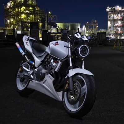 ホーネット(白蜂) コペン(黄色) 乗ってます。 スーパーカー大好き、ランボルギーニ、フェラーリ、ポルシェ。宮ヶ瀬、大黒PAよく行きます。趣味で写真撮ってます、SONYα6400、釣り(バス、トラウト)