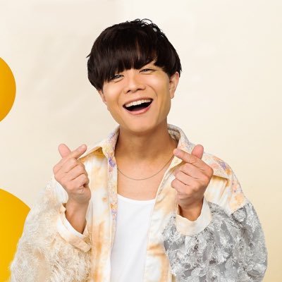 アコースティックユニット「Best Partner」 新潟県十日町市出身。ギターと熱帯魚、カメラ、料理をこよなく愛す。モルモットのうっしー飼育中🥬 現在、スペシャルユニット「のーうぇざー」ギター&ボーカルとしても活動中!イノセントミュージック所属