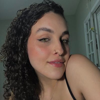 fã de banda morta e gente de cabelo platinado e seus dragões