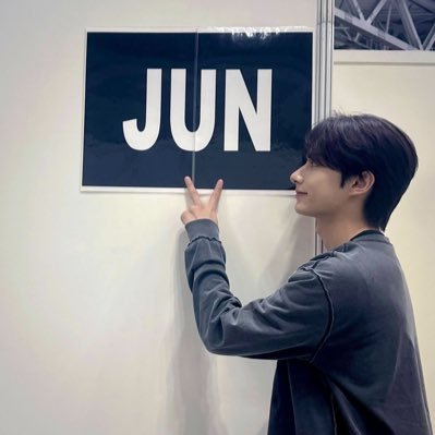#문준휘 #JUN #文俊辉 💫 PHOTO ALBUMS. ❌crop logo ❌repost without credit