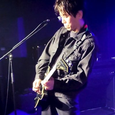 tinywoodcraft's profile picture. 音楽を通して繋がれたら嬉しいです 今はBOØWYや布袋さん曲を演奏しています🎸🎤22:30から tiktok配信ライブしてます