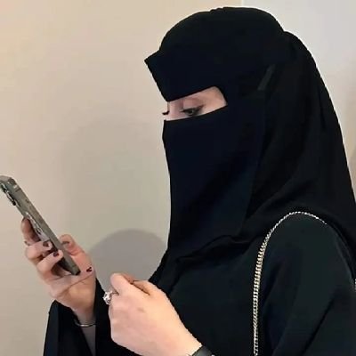 اللهم صلِّ وسلم وبارك على سيدنا ونبينا وحبيبنا وشفيعنا وقائدنا وقدوتنا محمد وعلى آله وصحبة اجمعين