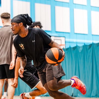 6’4 🙏🏾 📚 6’10 Wingspan CG ⛹🏾♂️ 3.9 GPA. 🇳🇱. Looking for a home for the 25-26 season! Will take any opportunity +447737221275 Post Grad Experience.