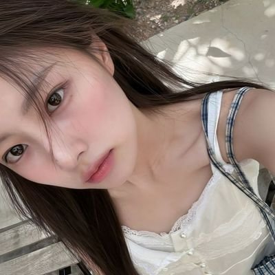 loeverin's profile picture. t1 | prx | sen 💌 (she/her) 🇵🇭🇦🇪