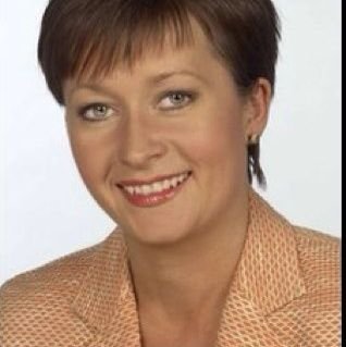 SaraS12454's profile picture. 321 Following, 5,535 Followers