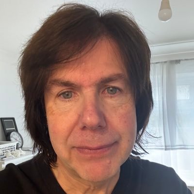 Indie band - rock/ acoustic/electronic/soul poetry,led by singer/songwriter and poet Gary Parker - Instagram @bluehorizonlnw