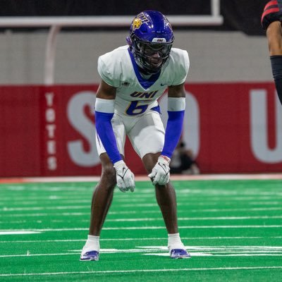 6’2,DB @ UNI Hutch National champion2021 conference championship2021 #jucoproduct