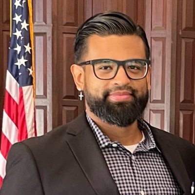 God,Family,Country🇺🇸 Father/Trucker/Entrepreneur👨💼CA Conservative✝️ Elected Central Committee Member AD58 @RivCoGOP & Candidate🇺🇸@latinofreeminds Pod