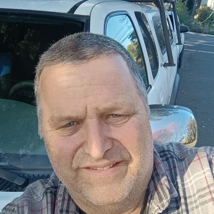 63 year old father. animal/wilderness lover. science!, 28 years sober. American wilderness 🇺🇲 Love it or leave it alone