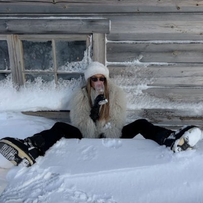 girljoegfggg's profile picture. A strong, positive self-image is the best possible preparation for success.