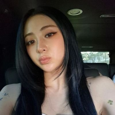 I'm a slut for piercings & tattoos (+ my bf , gigi & changmin )