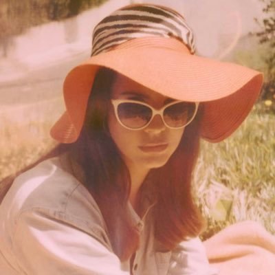 lizzysafadinhx's profile picture. 