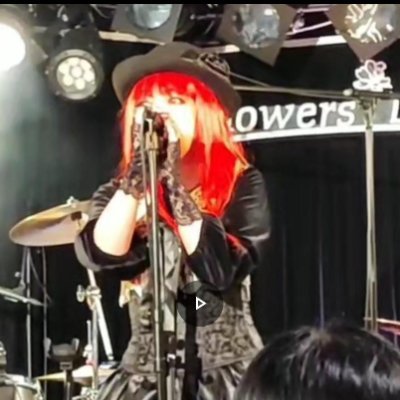 乳がんstⅣ(余命宣告)&膠原病&♿の80'sのPunkRocker。作詞家。臨床検査技師、2輪指導員。近隣住民達が置き去りにした猫達30匹あまり世話してます。
薔薇栽培 アニメ好き 入退院繰り返してるのでピンチの時、御支援お願い!
