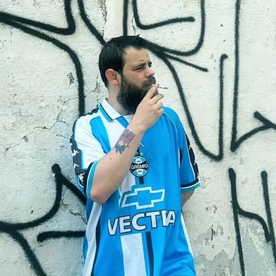 criador da @archillect criador da @warchillect criador da @miniarchillect
vivendo em São Paulo sem chimarrão e sem xis