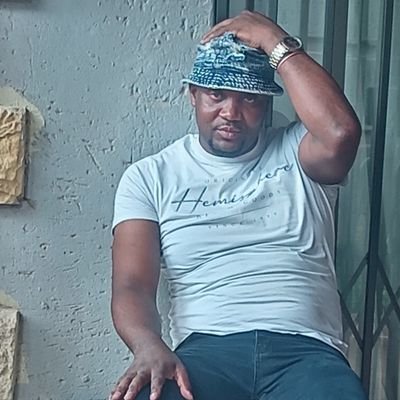 Kaizer Chiefs and Chelsea fan #ikhosi alipheli moya #God is always on my side 🙏🏻🙏🏻🙏🏻🇿🇦 #put South African first