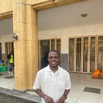 📻Presenter on @hiimpact1021fm
🏝️Writer + 🎧Podcast @sportztales
Wearing the smile God gave me || Philo 💚