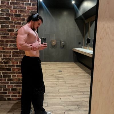 JDubsFinest's profile picture. 25//Jermiah 29:11// #18//Yo sin ti no vuelvo a enamorarme//Paintball is my life//Atx-Htx