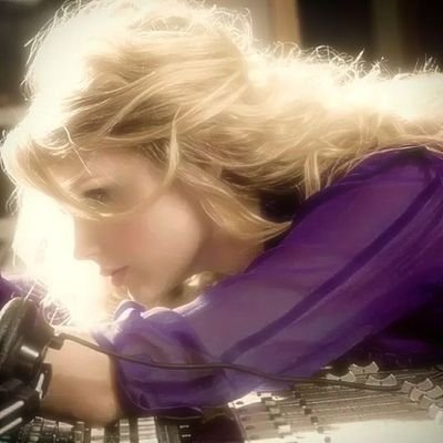 💜 | she/her | minor |
swiftie/multistan | rep🐍| breathe 💛 | seeing gracie this year!!! 🎀 | free palestine 🇵🇸 | 💜