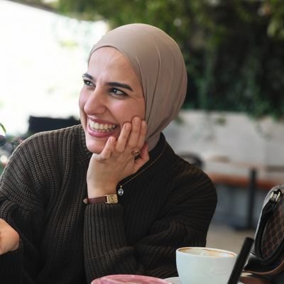 رَنيم آل شِنّاق🌱
تُحاول دائمًا أن تبقى على قيد الدهشة والجمال، القوّة والإبهار، التأثير والروعة، البهاءَ والخير، والحلاوة والحُب.♡
