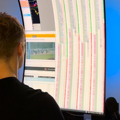 10 years Pro in-play horse racing trader. Teaching people to consistently profit using my coaching programs winning month to month without losing months!