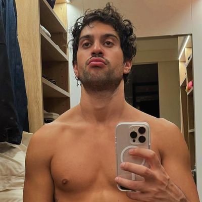 Quando mi dici addio tu mi spezzi il cuore
Mahmood 🐄💜
books addicted 📚🌻
slytherin 💚🐍