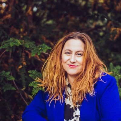 Journalist, schrijver.
Maakt een verhalende podcast voor Trouw.
Boek: Op zoek naar Karadzic.
AAAS Kavli Science Journalism Award 2017. 24/7 op reportage