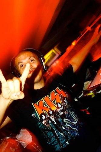 Trabajé en Via X. Concierto, Blank, Extravaganza, Radio Zero, Futuro y ahora soy director de Agencia Plegable @plegablepr Ex radio Horizonte y Sonar